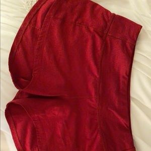 red lulu shorts